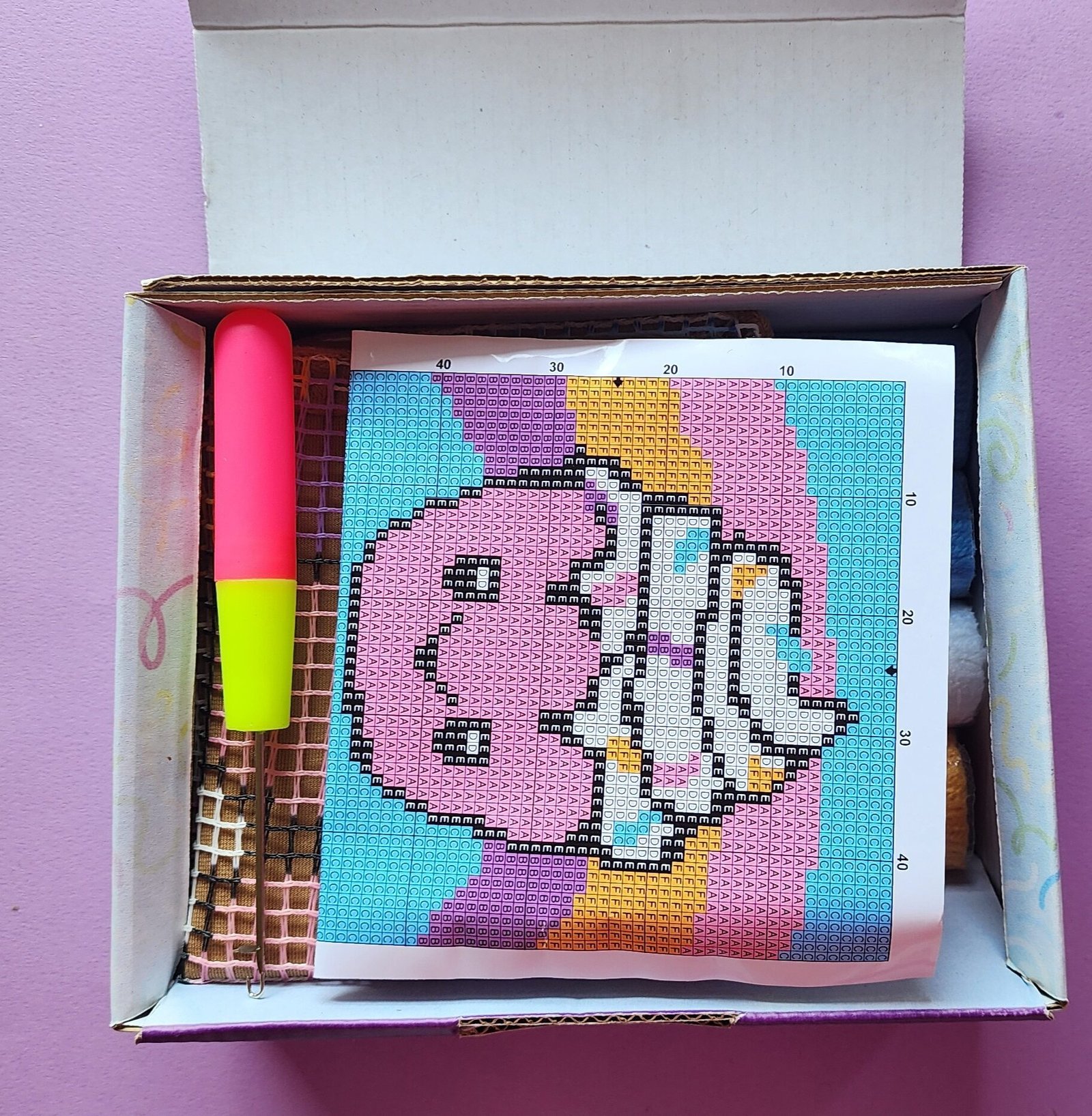 Whimsical Cupcake Latch Hook Kit - Image 3